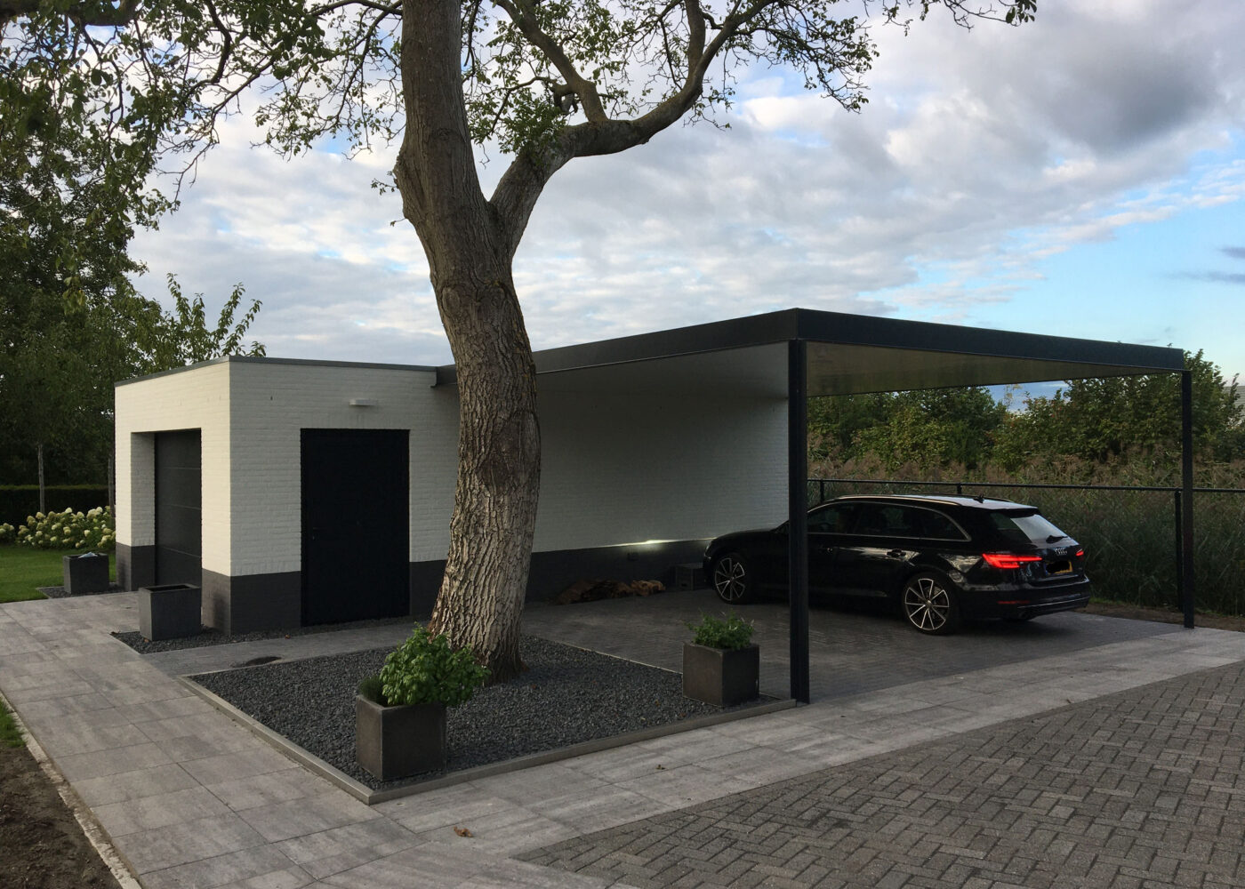 Nieuwbouw garage met carport te Heinkenszand – projectfoto 1
